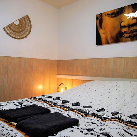 רודז Appartement A 150 M De La Cathedrale מראה חיצוני תמונה